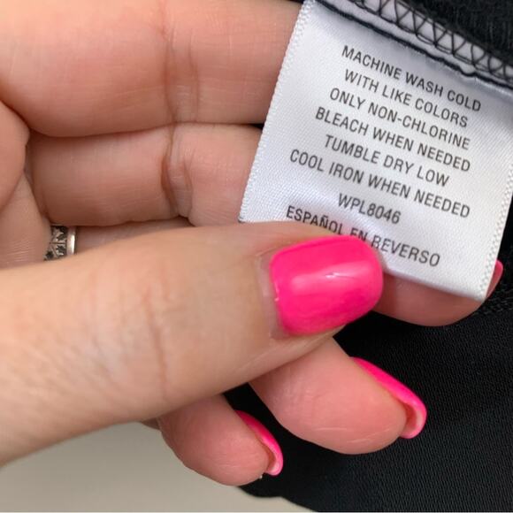 Bar lll Cold Shoulder Short Sleeve Black Top - Picture 4 of 6